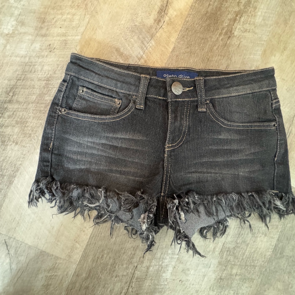 Ocean Drive size 0 denim shorts with frayed hem, good condition
